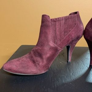 a.n.a. Bambi booties, wine color, faux suede, size 9.5